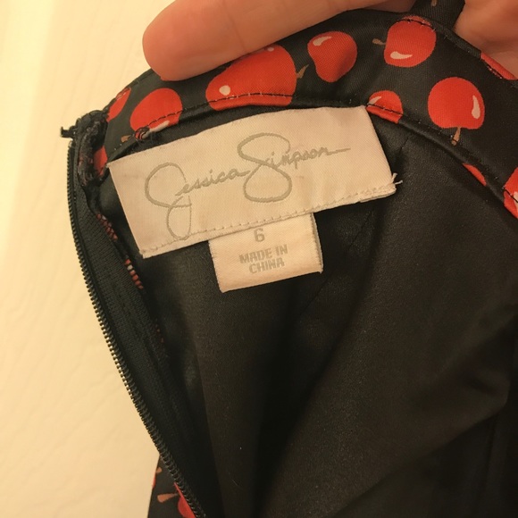 Jessica Simpson apple dress - Picture 3 of 3